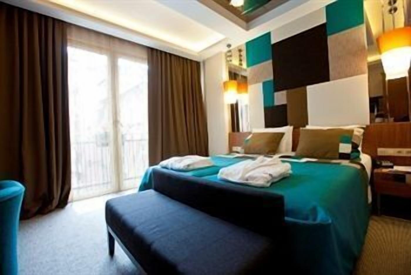Collage Taksim Hotel Istanbul Luaran gambar