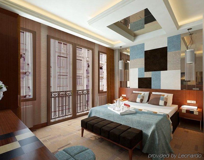 Collage Taksim Hotel Istanbul Bilik gambar