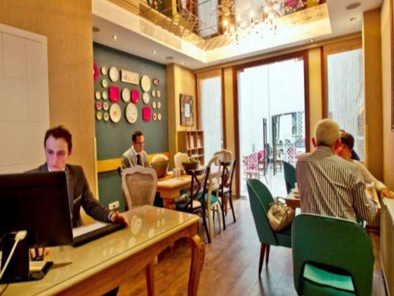 Collage Taksim Hotel Istanbul Luaran gambar